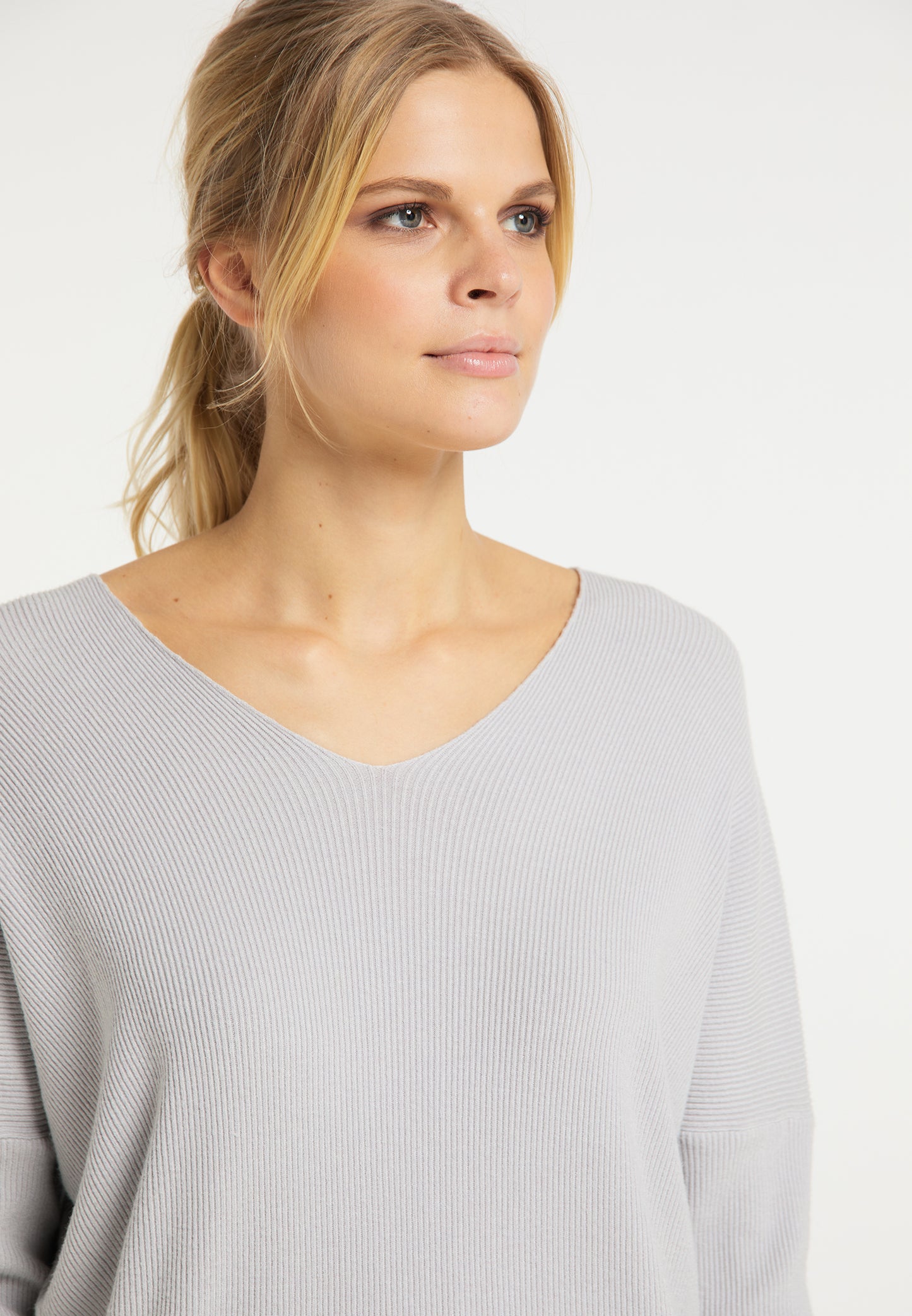 usha WHITE LABEL women's knitted sweater