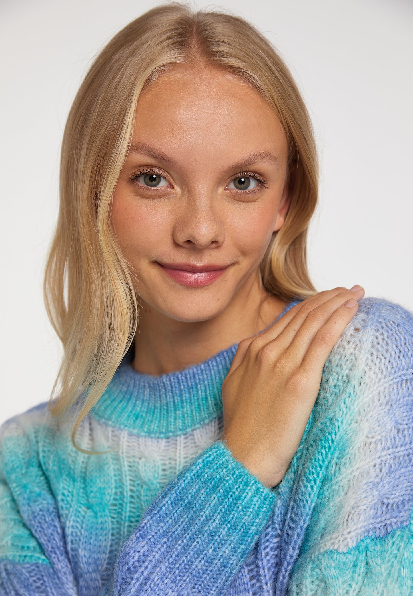 myMo women's knitted sweater