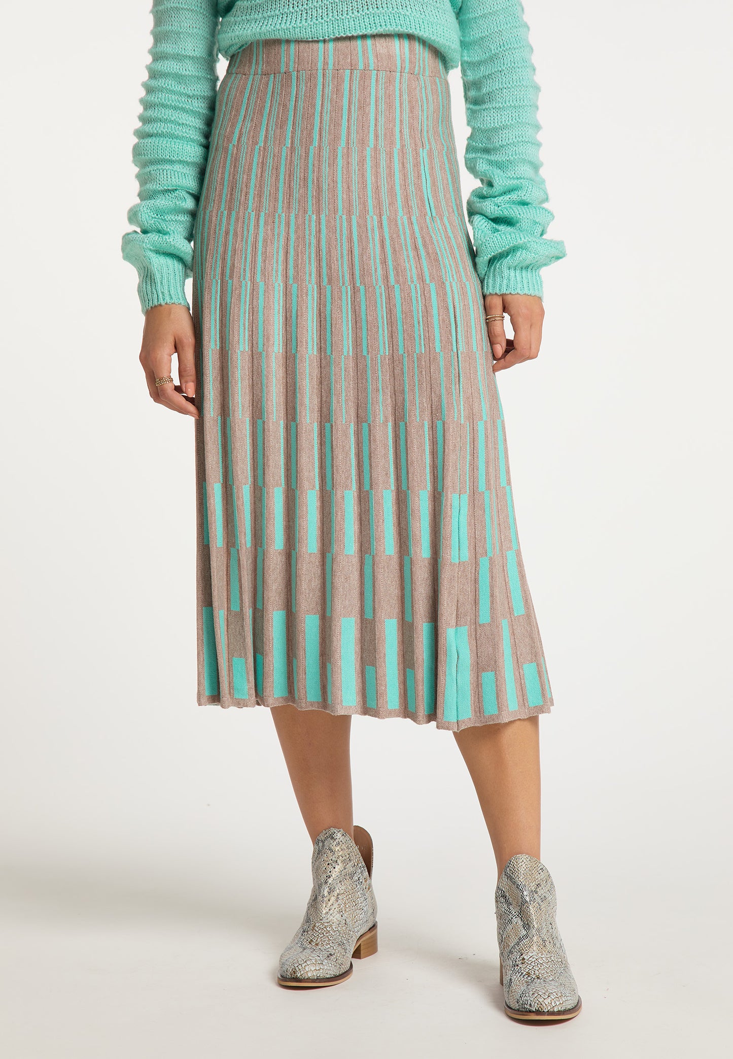 IZIA women's knitted skirt