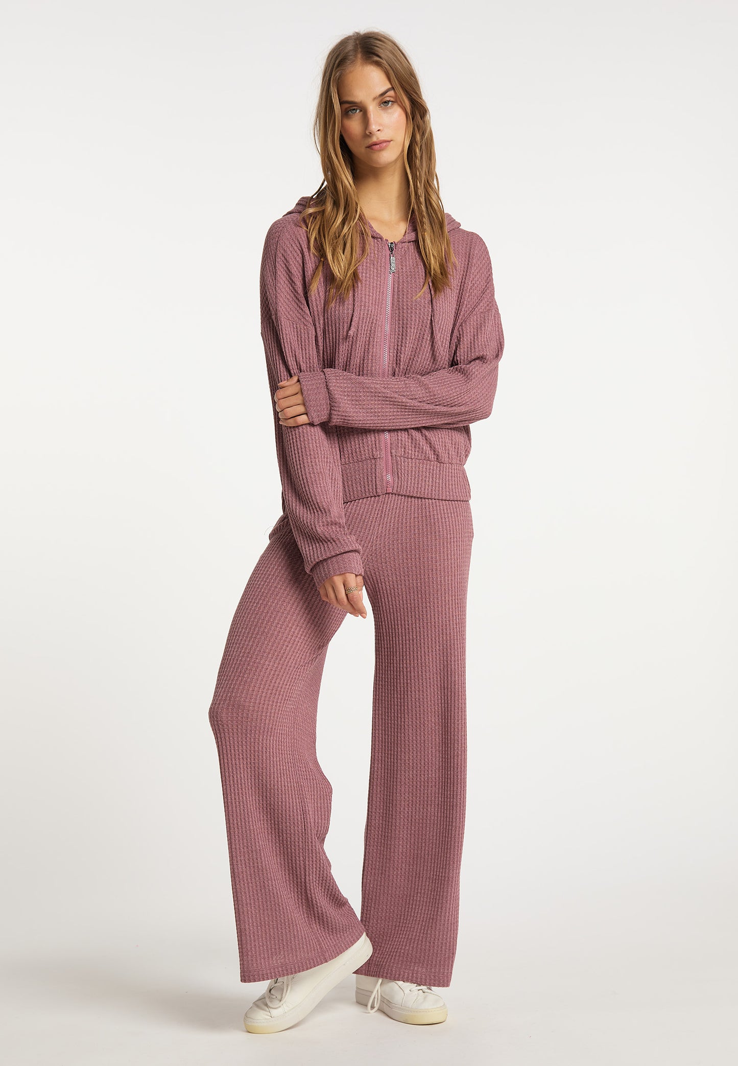 IZIA women's hooded sweatshirt