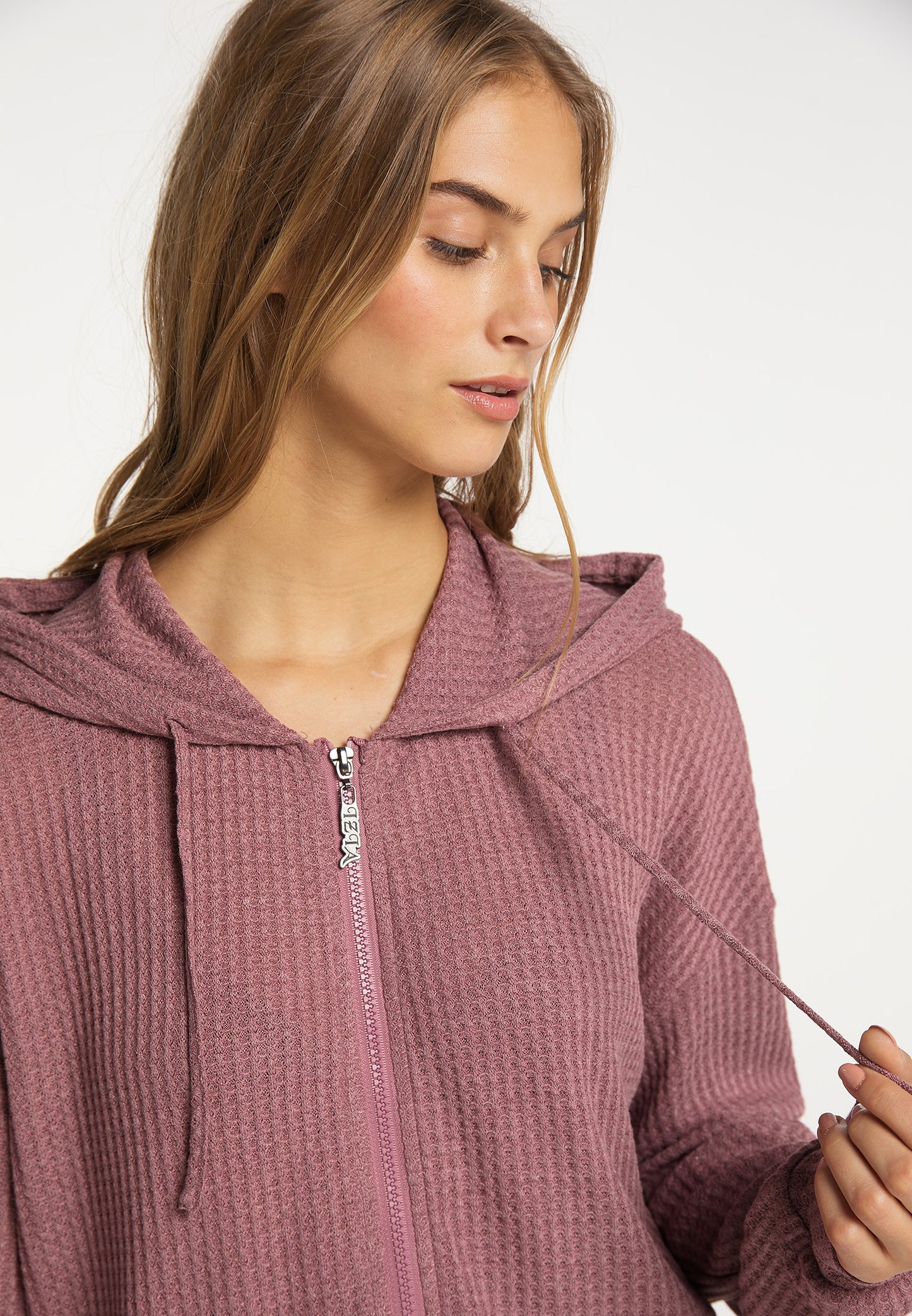 IZIA women's hooded sweatshirt
