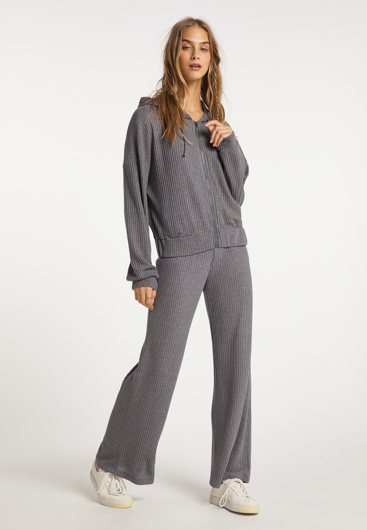 IZIA women's hooded sweatshirt