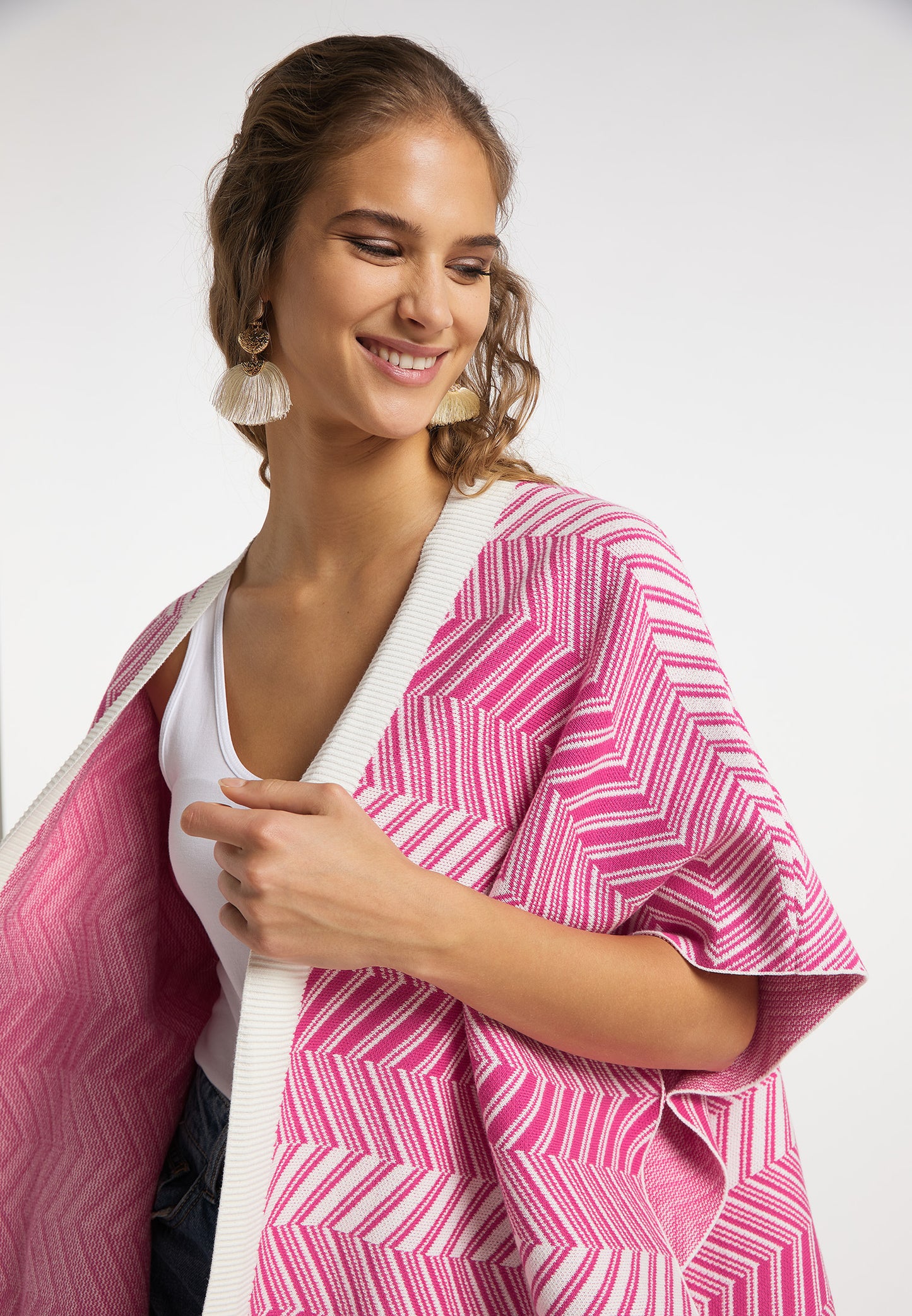 IZIA women's knit poncho