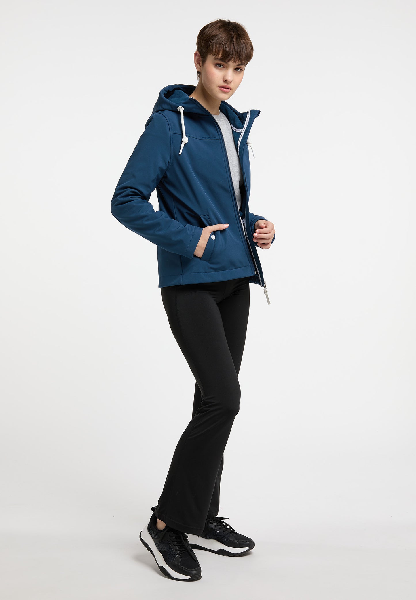 myMo ATHLSR women's softshell jacket