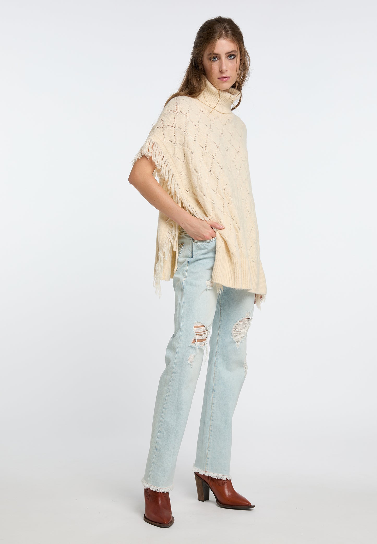 IZIA women's knit poncho