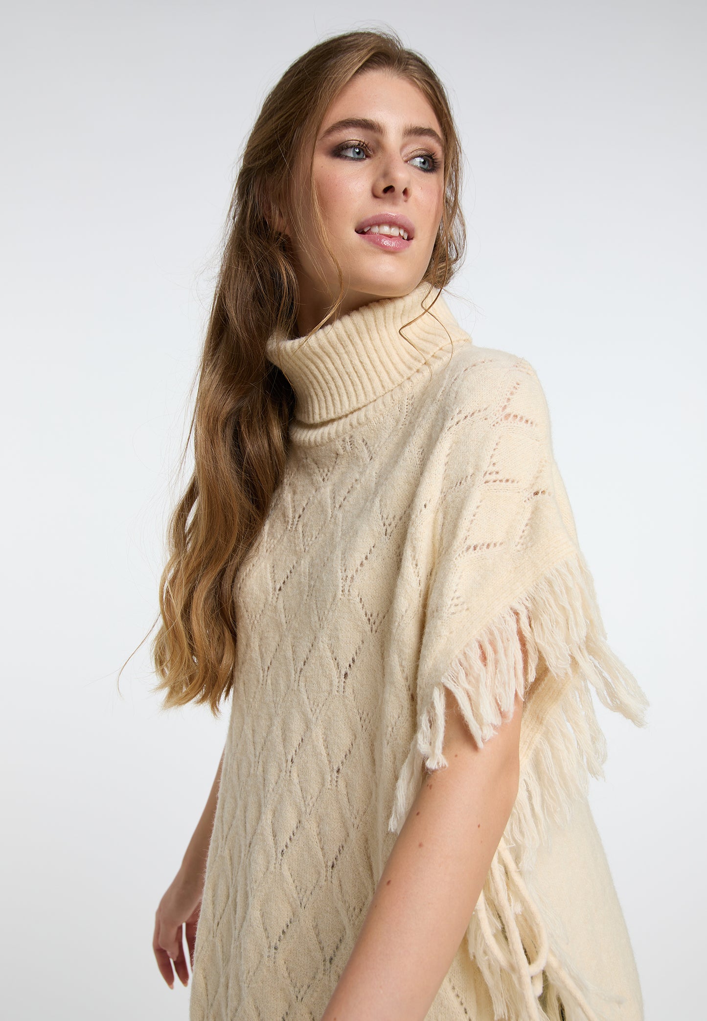 IZIA women's knit poncho