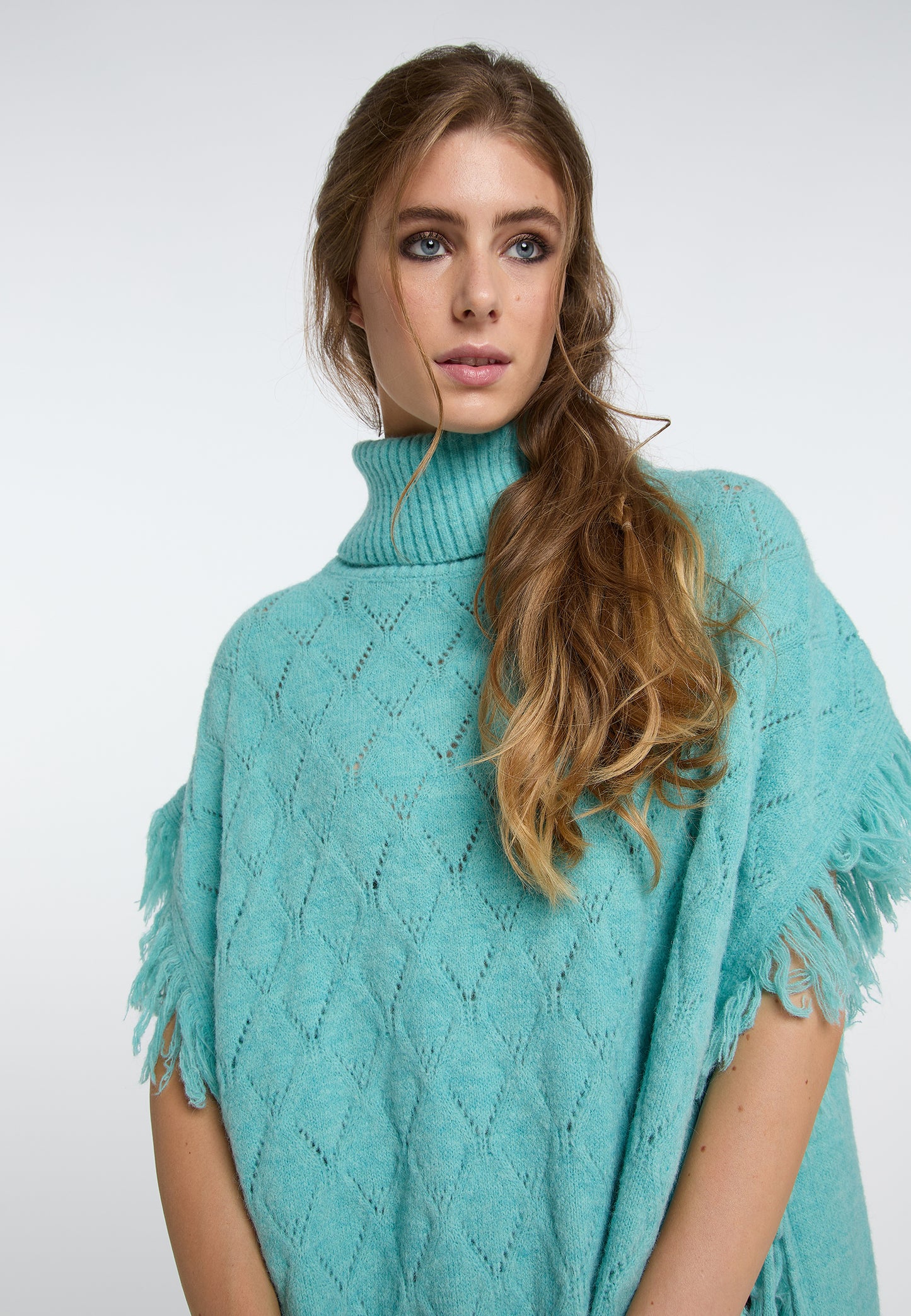 IZIA women's knit poncho