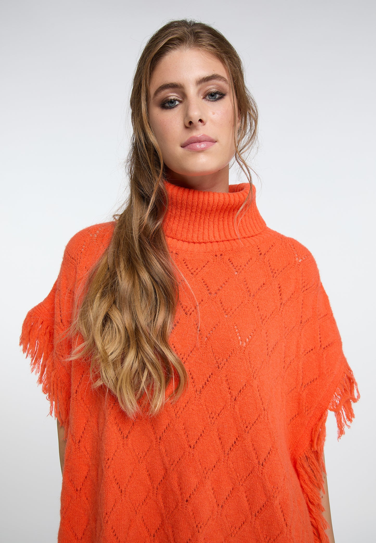 IZIA women's knit poncho
