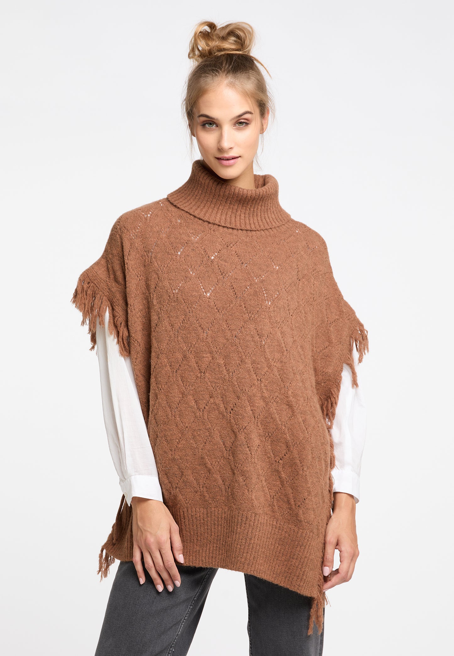 IZIA women's knit poncho