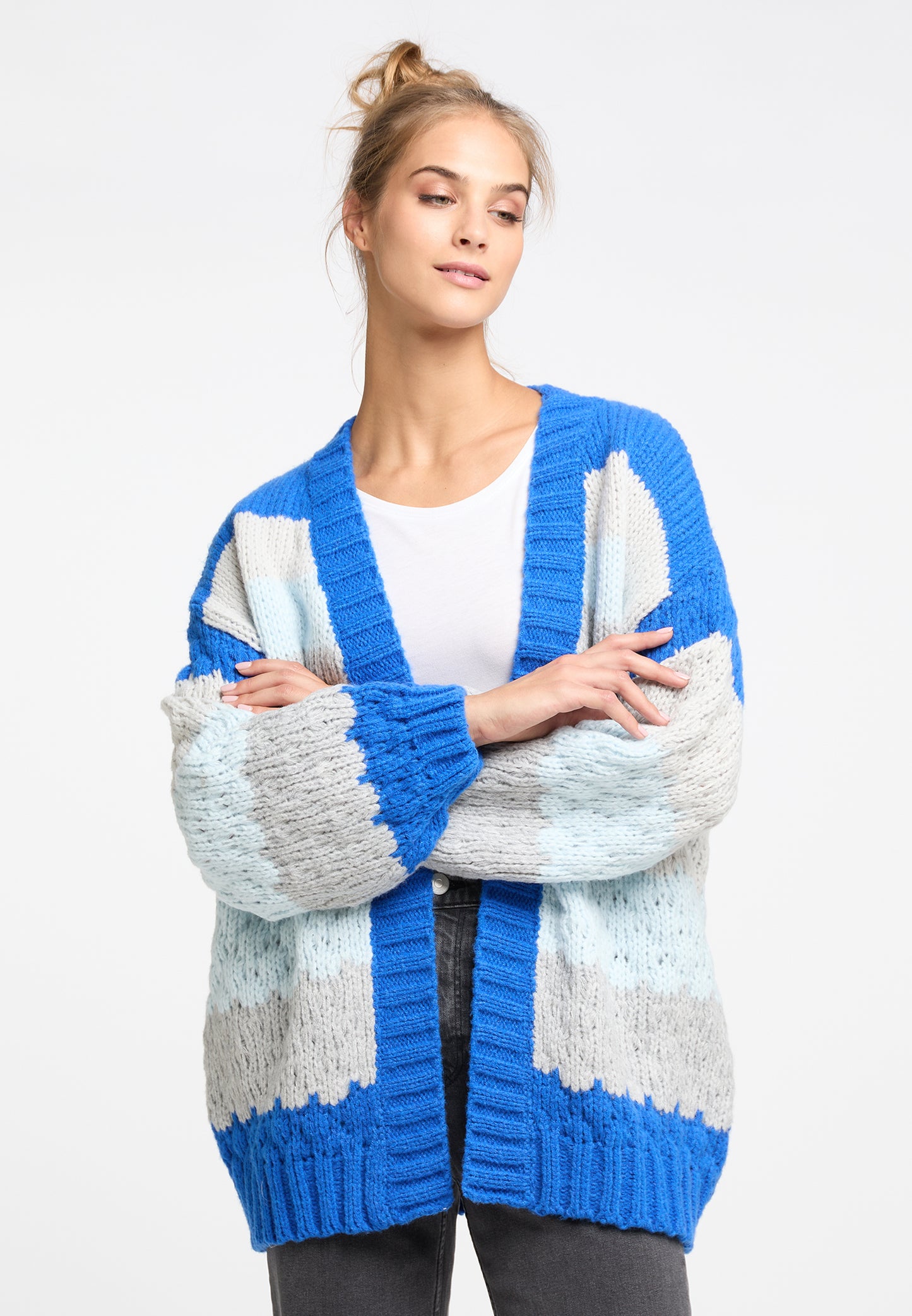 IZIA women's open cardigan