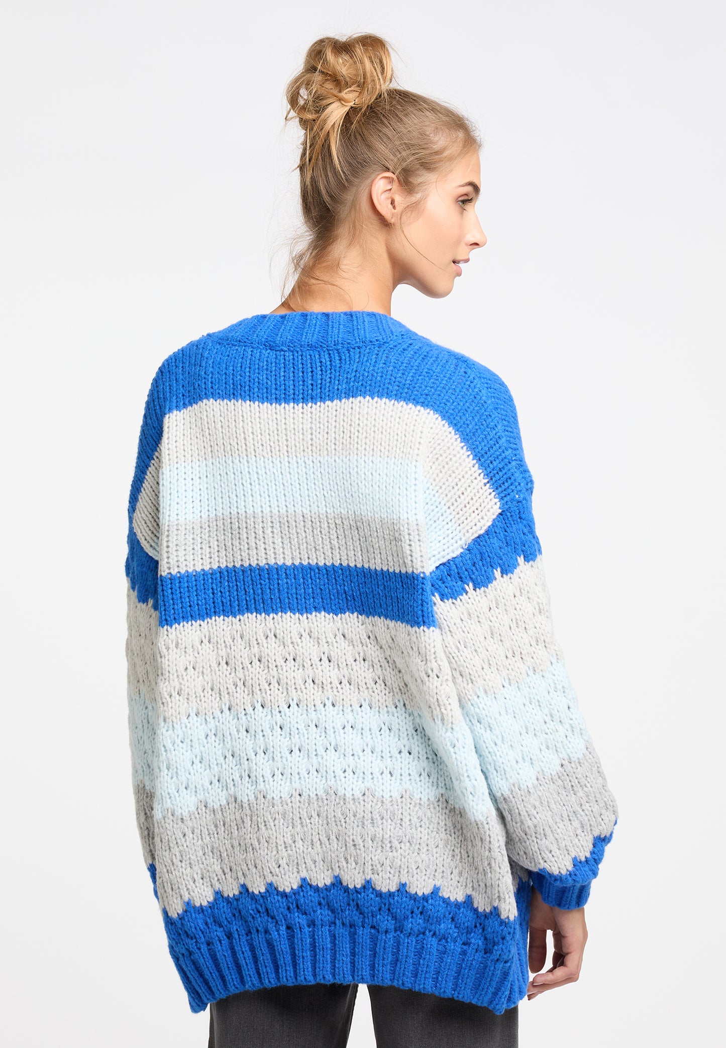 IZIA women's open cardigan