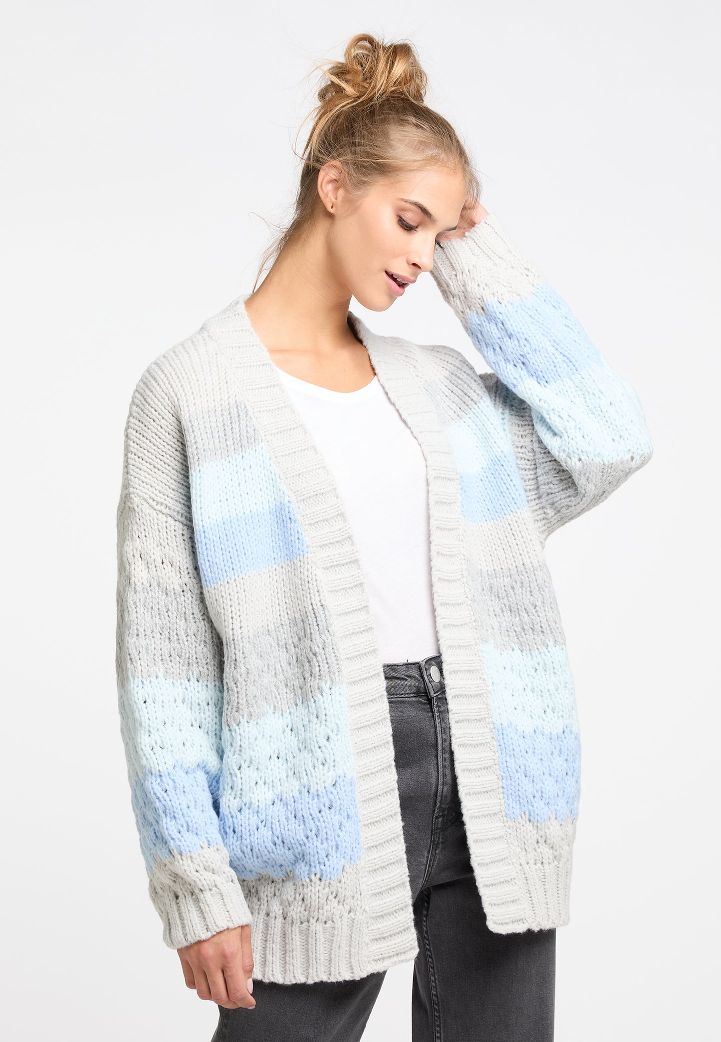 IZIA women's open cardigan