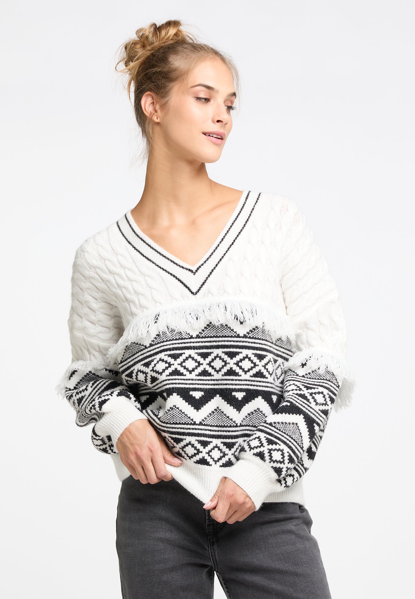 IZIA women's knit sweater