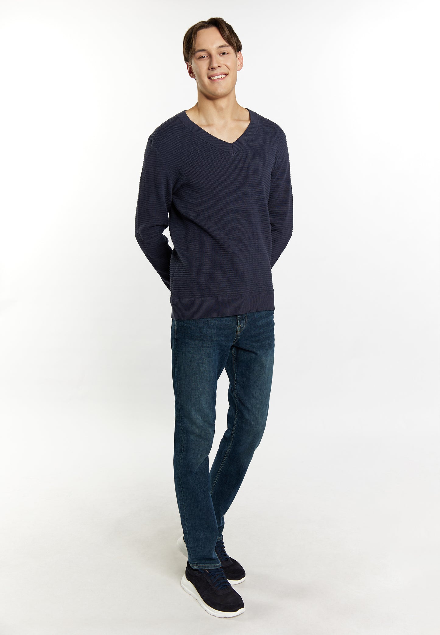 Mo men's knitted sweater