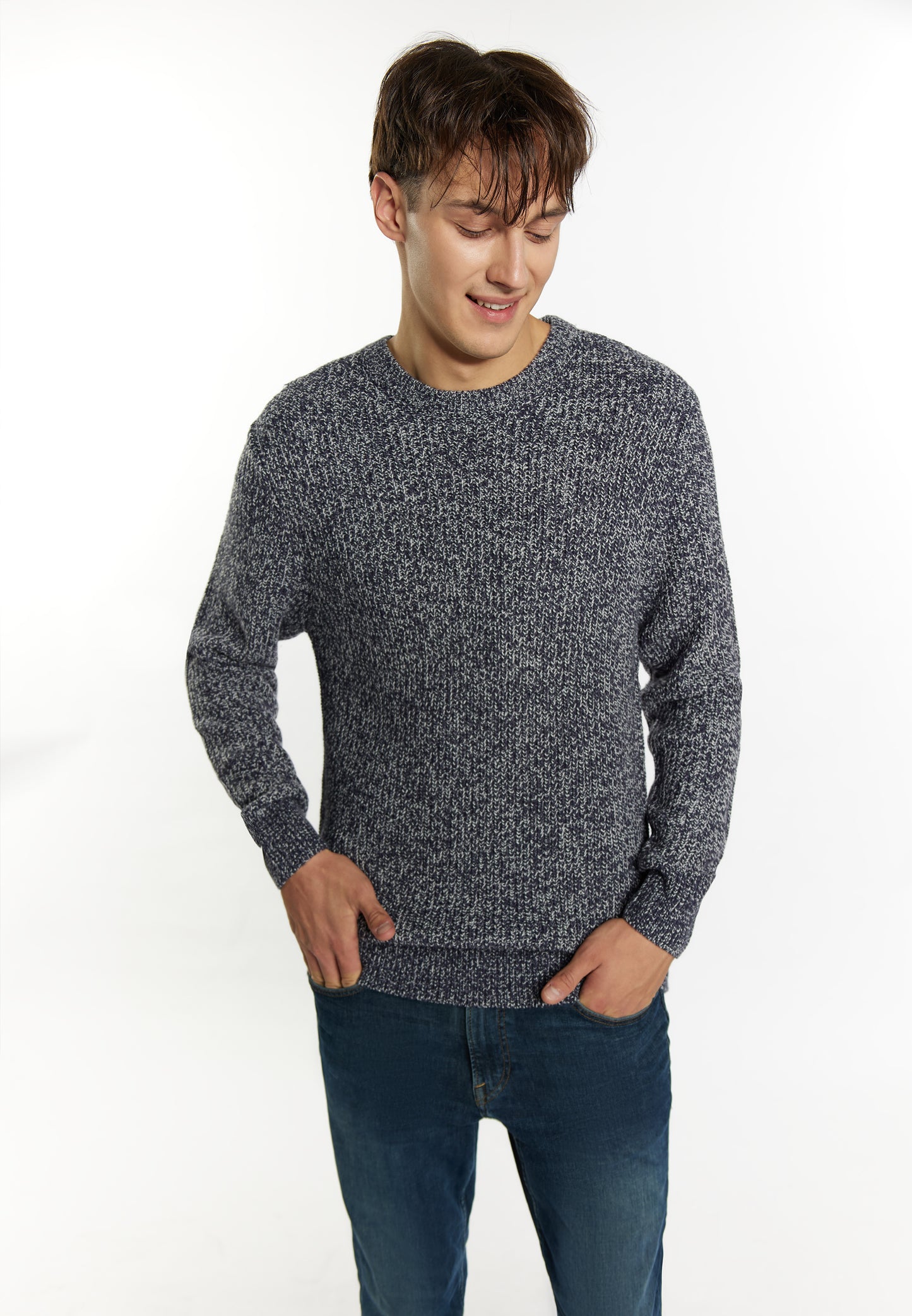 Mo men's sweater