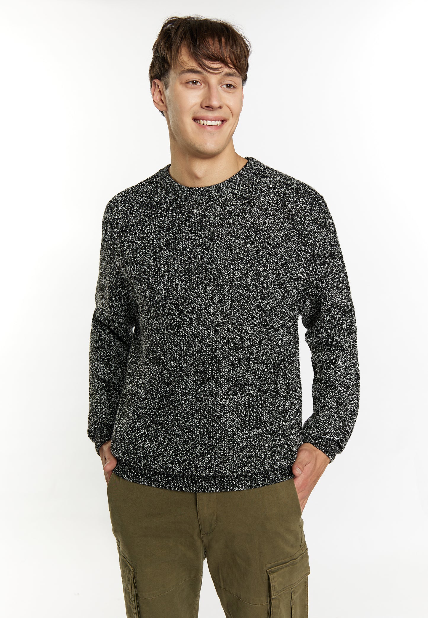 Mo men's sweater