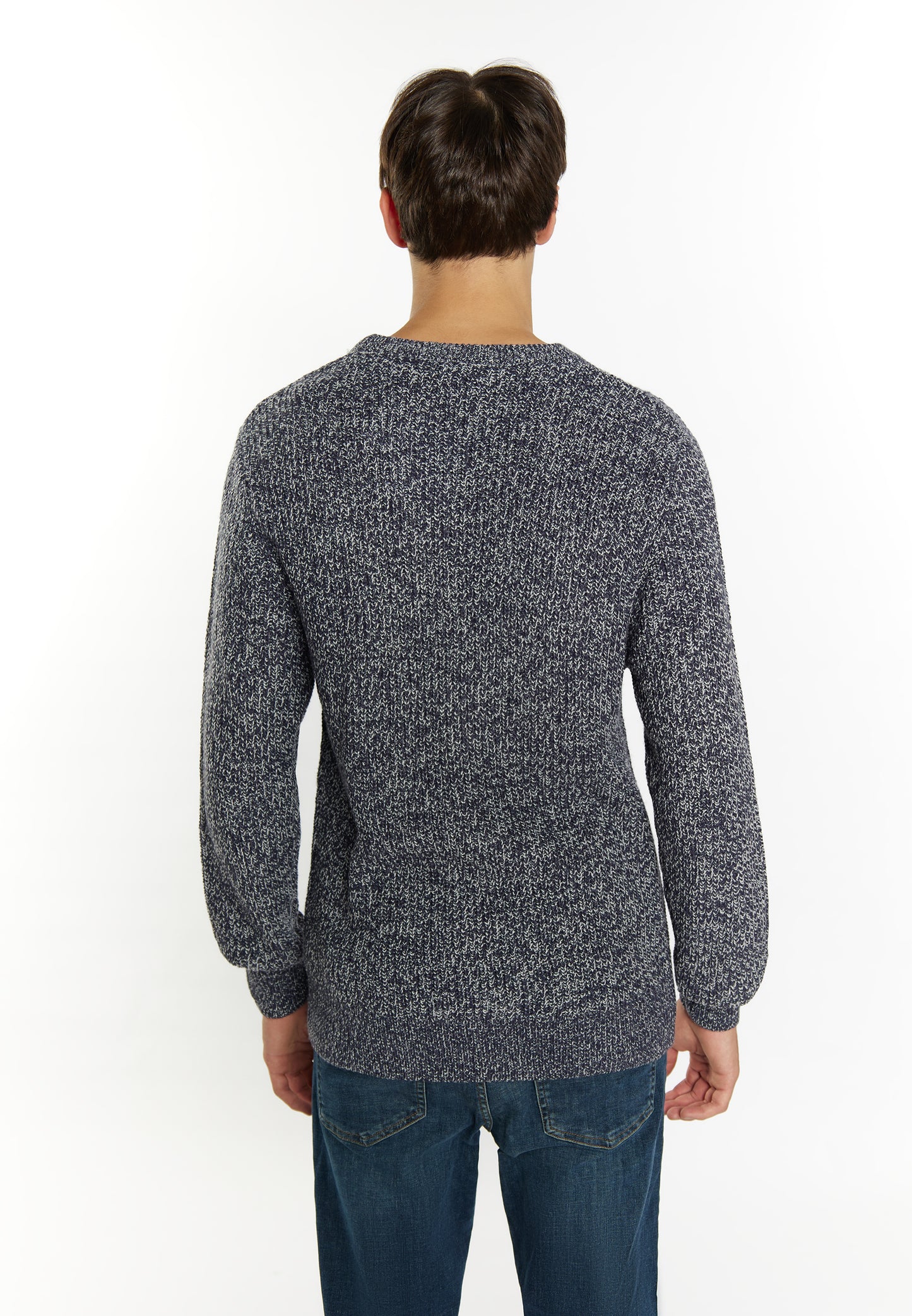 Mo men's sweater