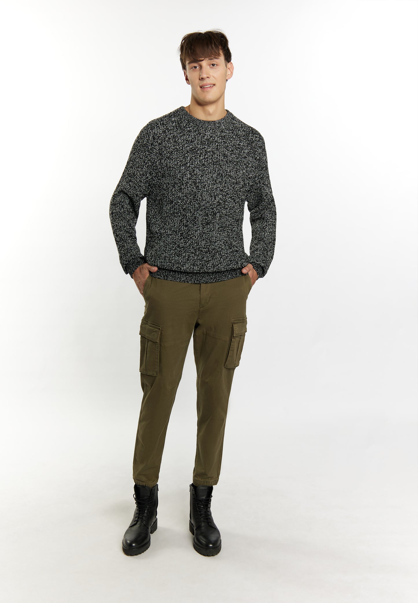 Mo men's sweater