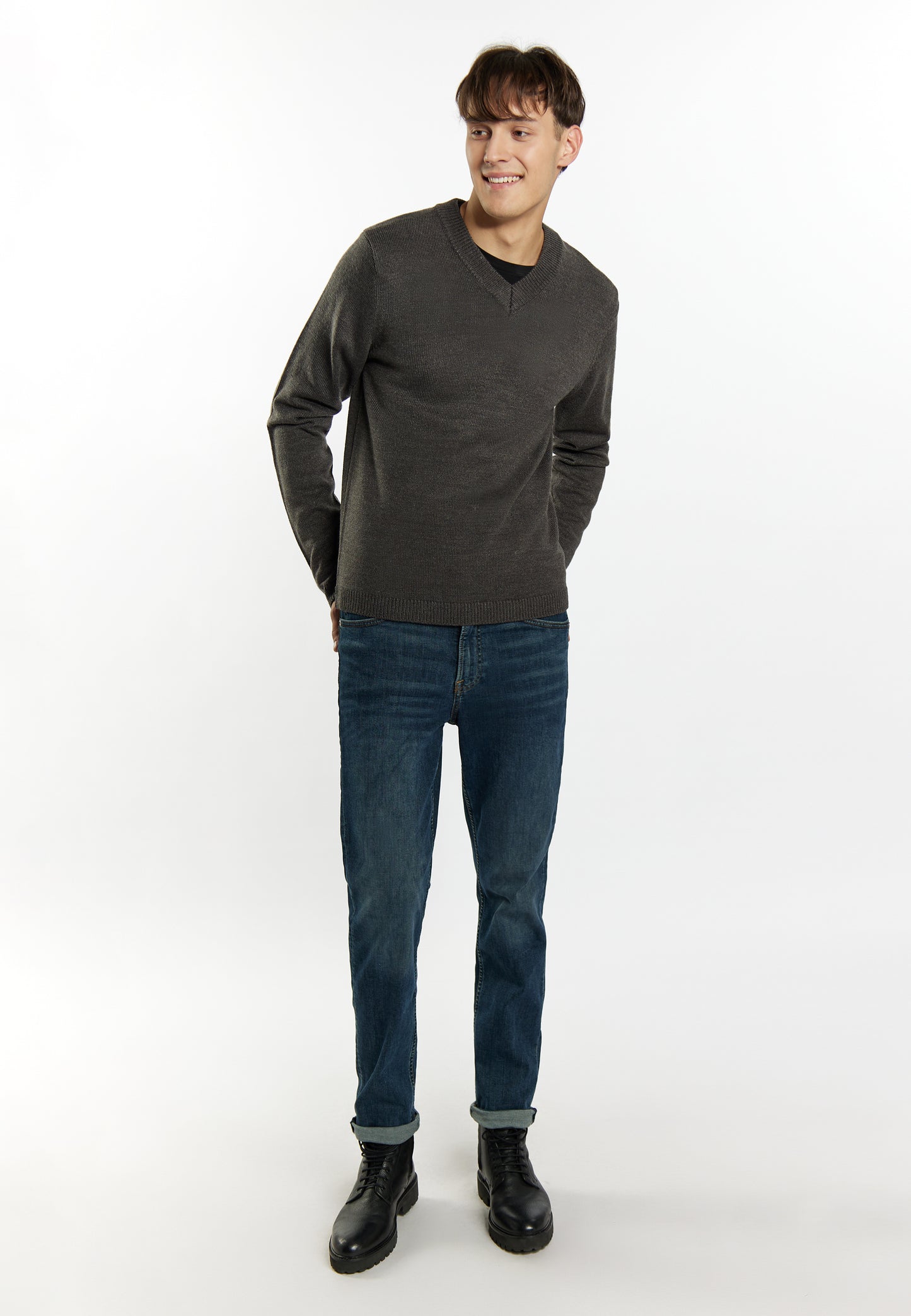 Mo men's sweater