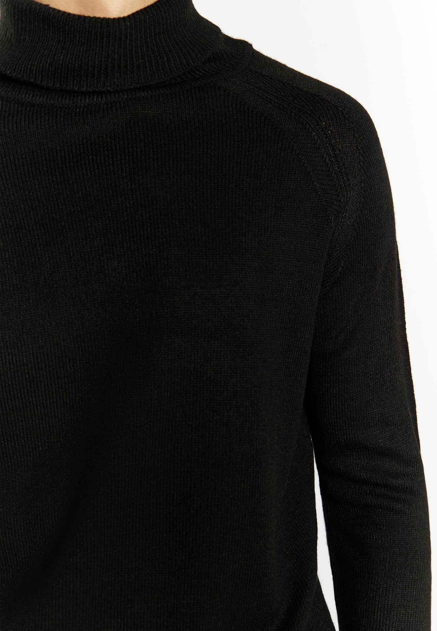 Mo men's turtleneck sweater