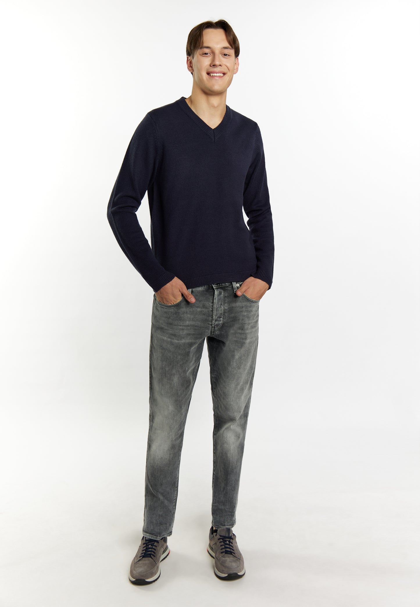 Mo men's sweater