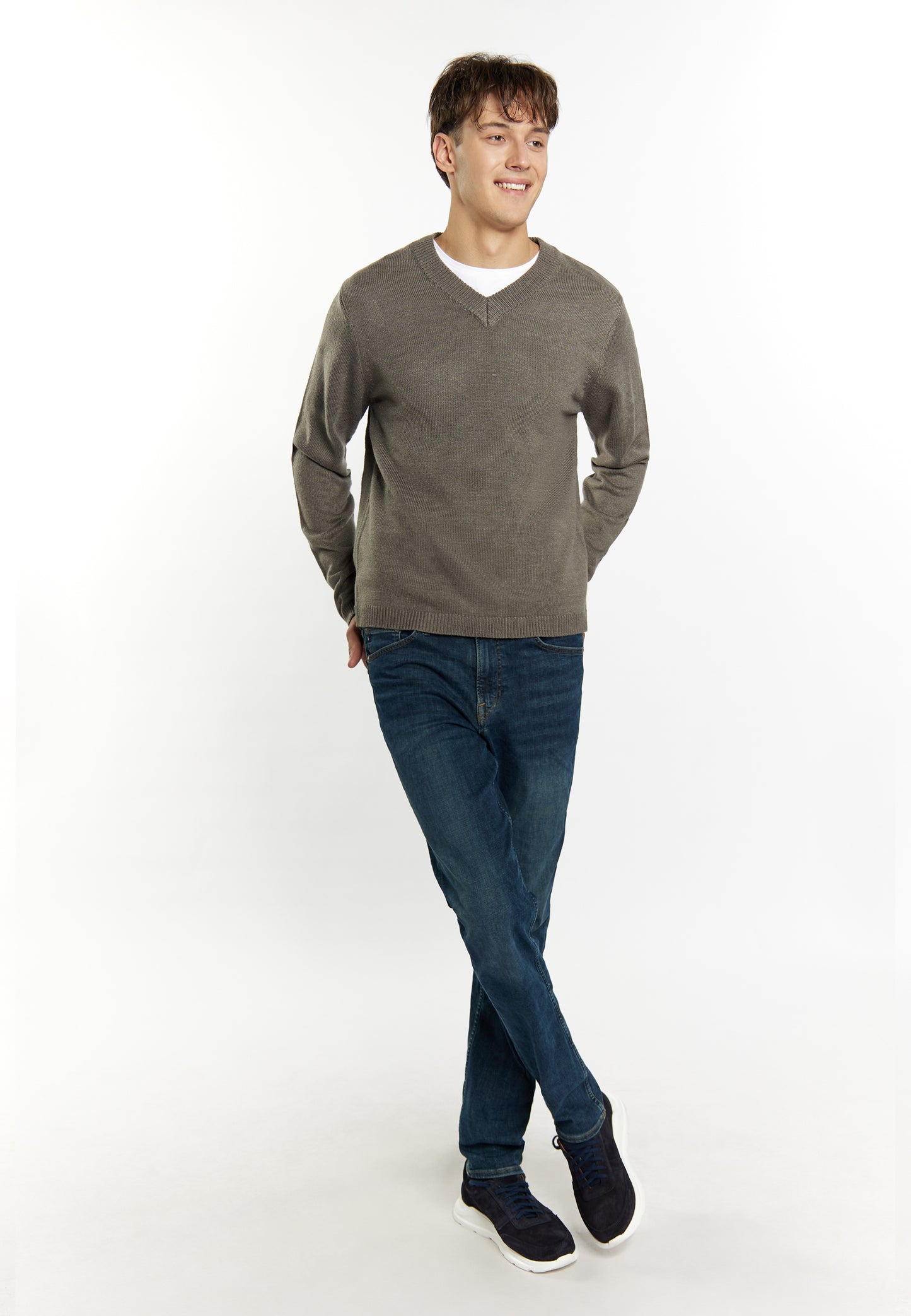 Mo men's sweater