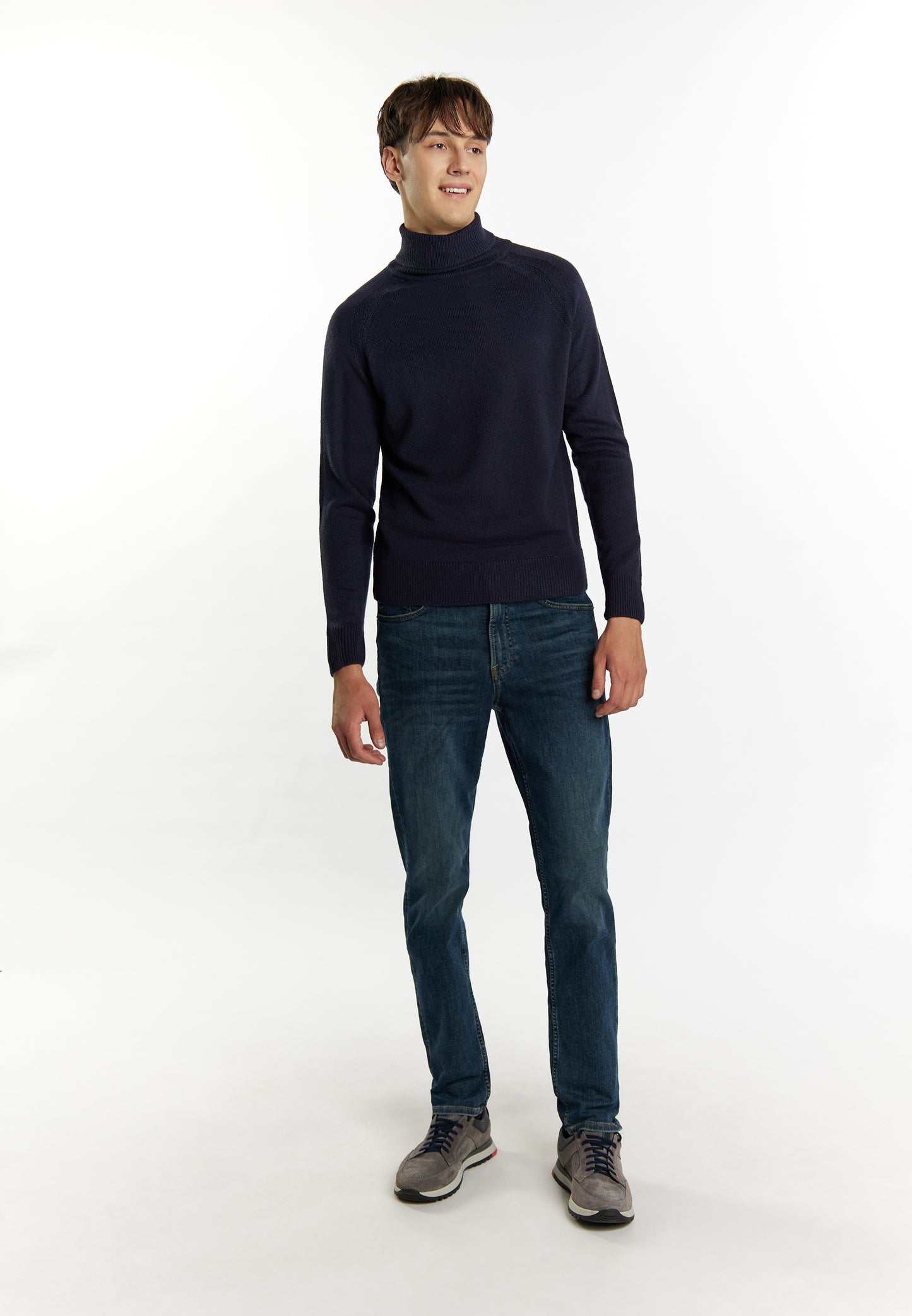 Mo men's turtleneck sweater