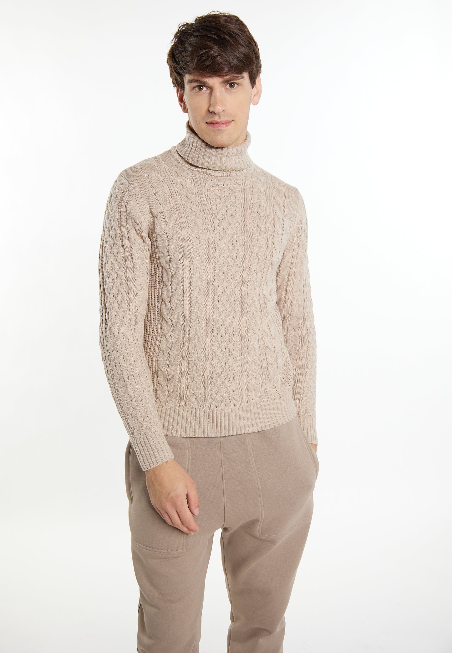 Mo men's cable knit sweater