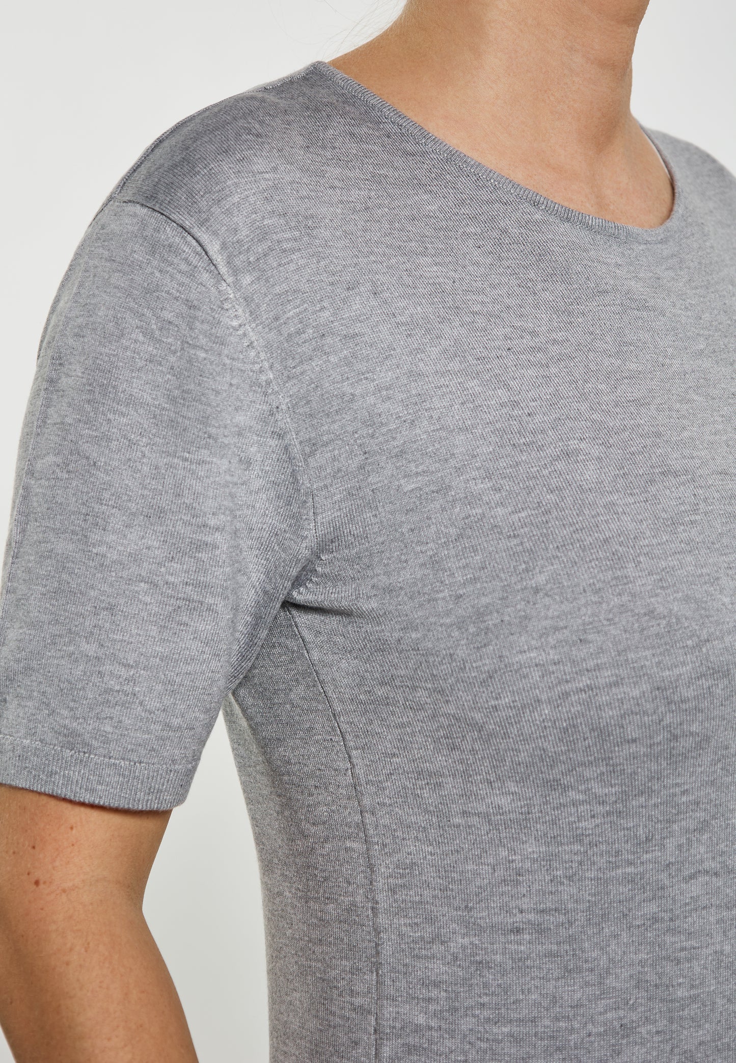 RISA women's T shirt