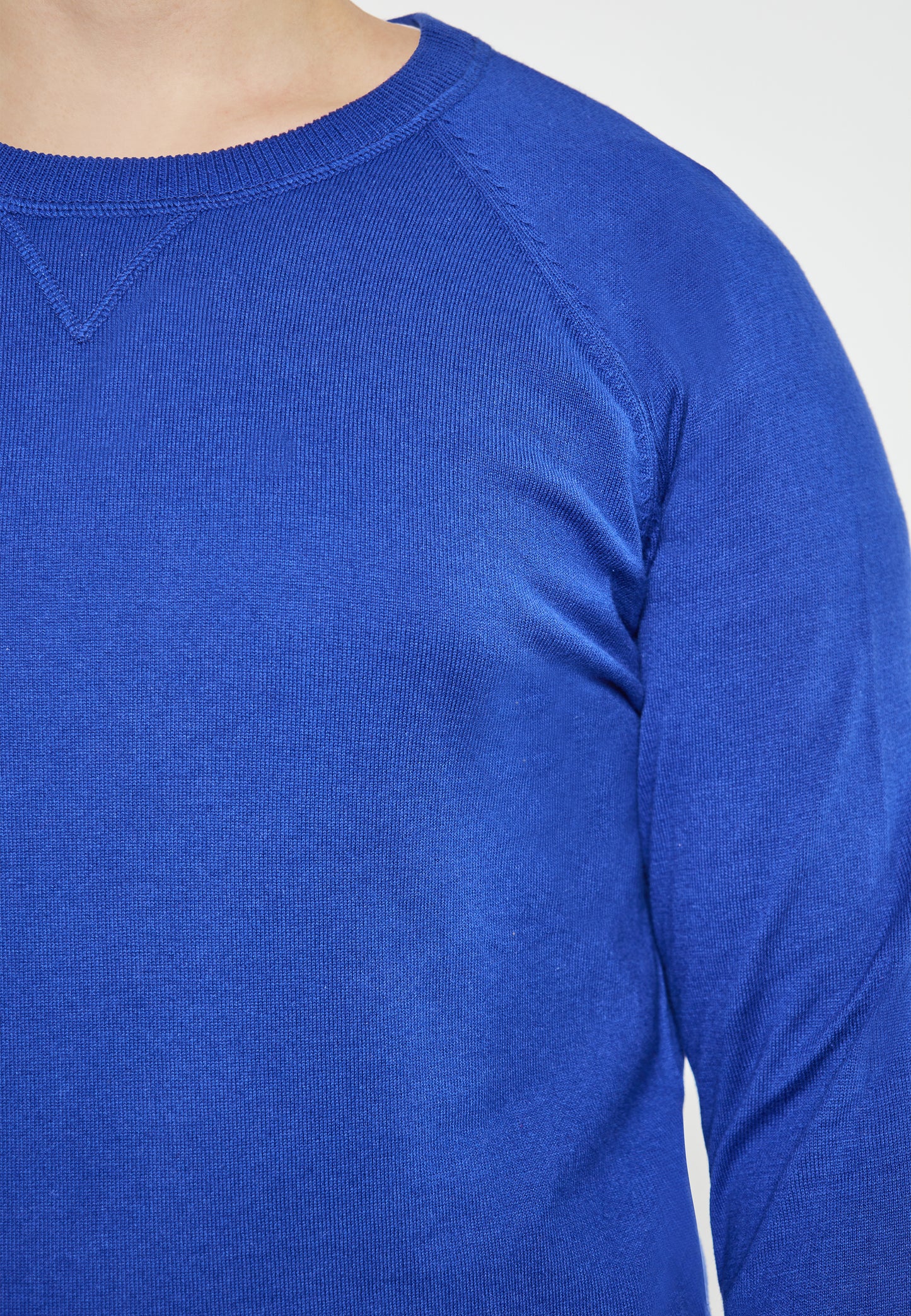 Mo men's sweater
