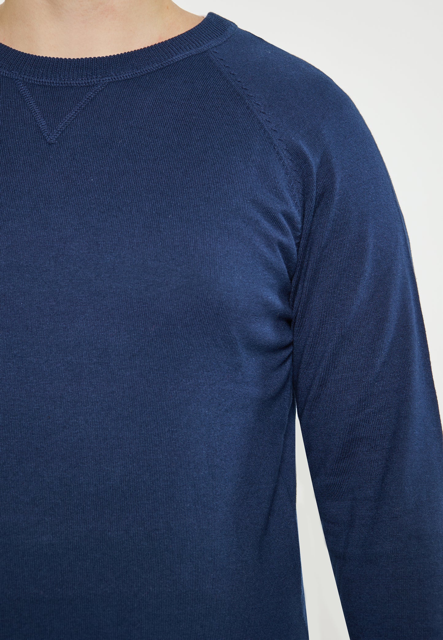 Mo men's sweater