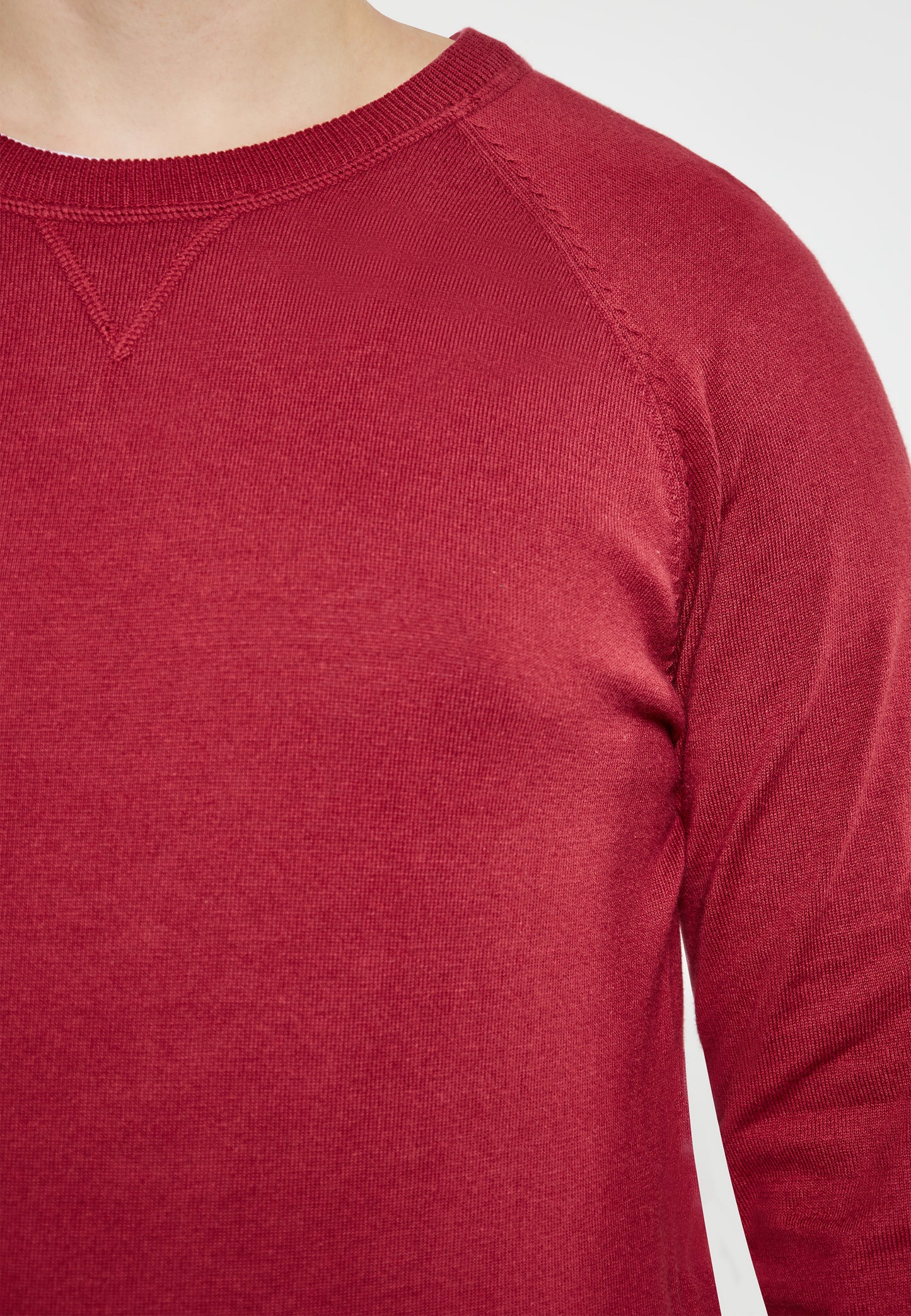 Mo men's sweater