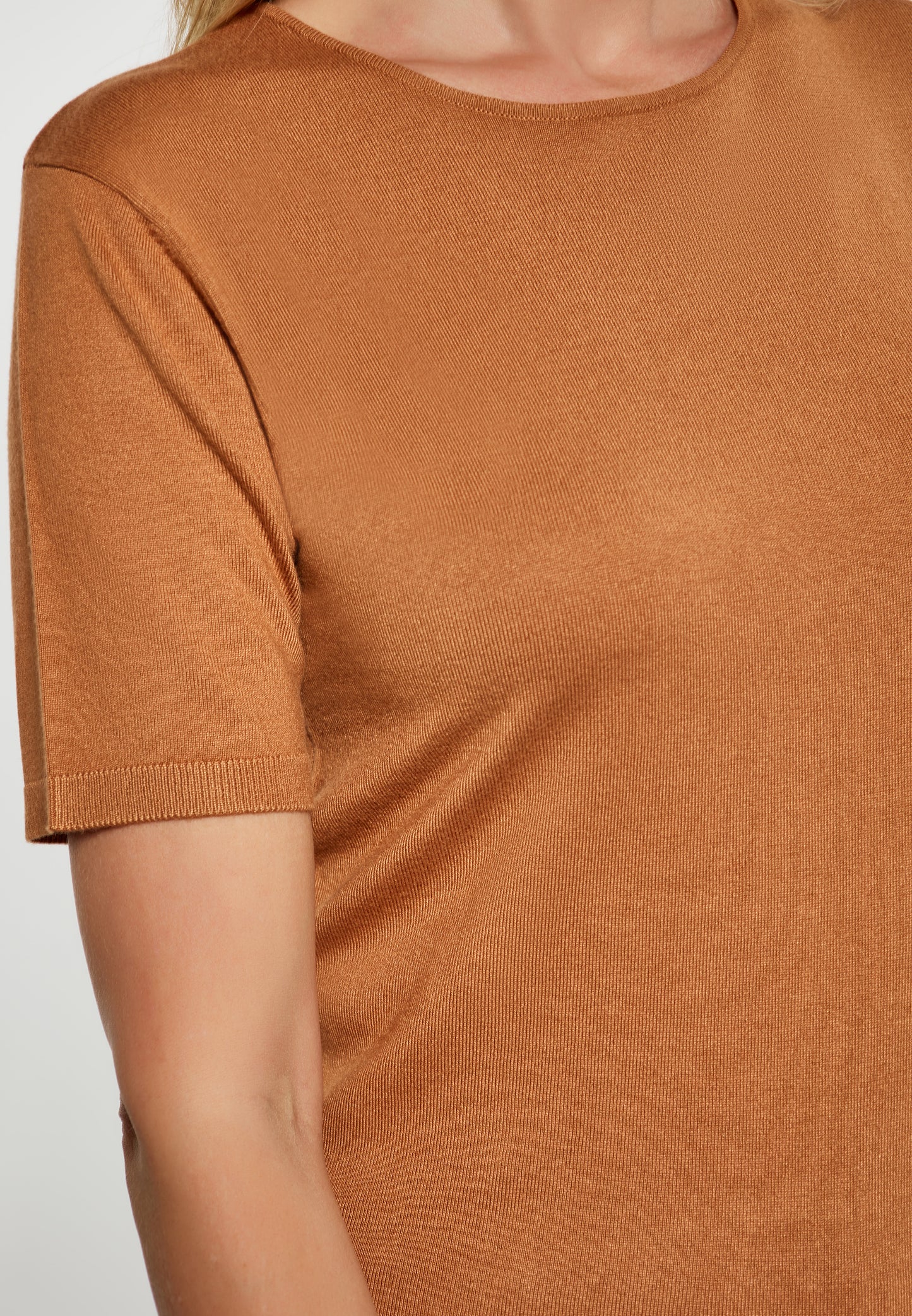 RISA women's T shirt