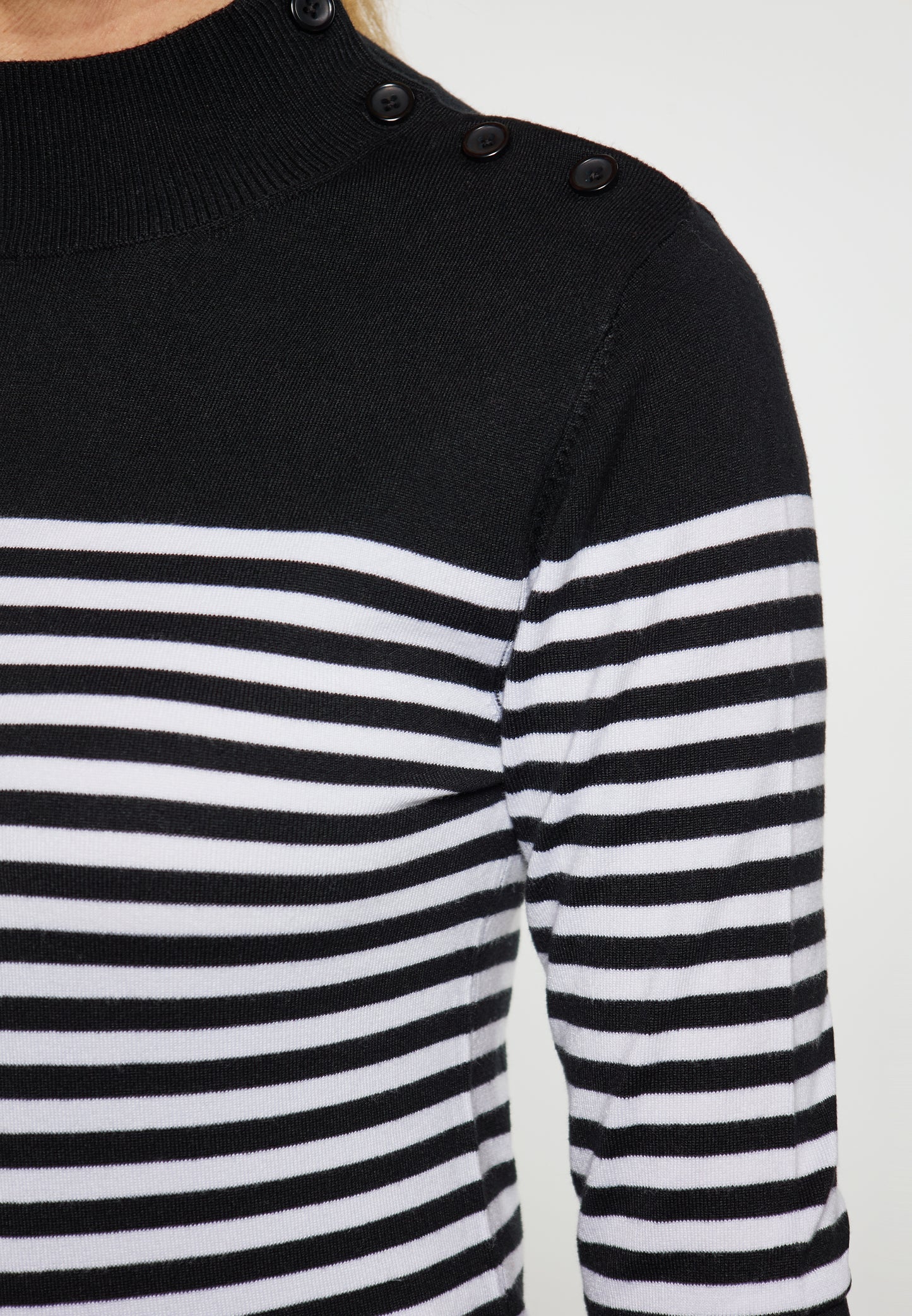 RISA women's sweater