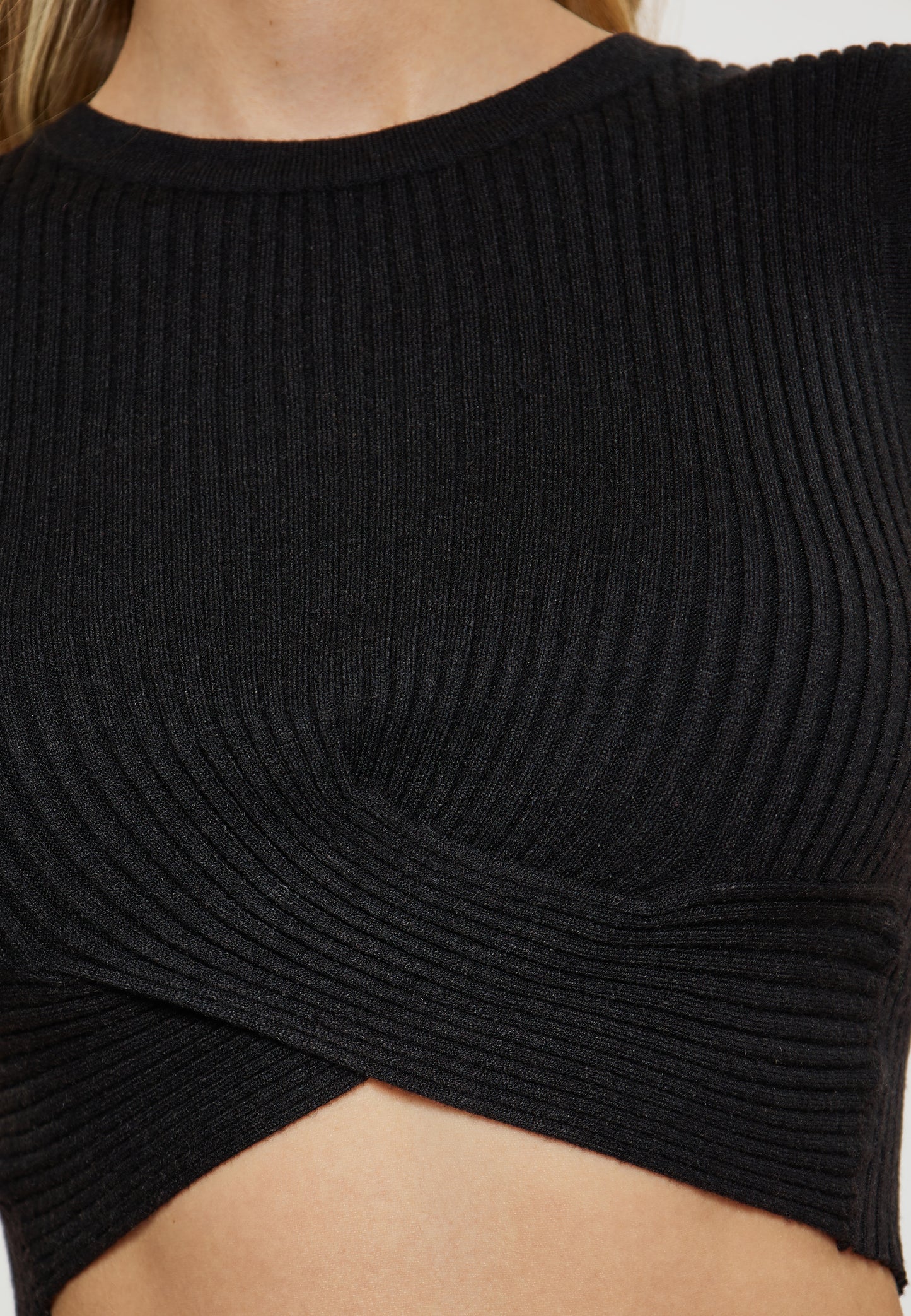 myMo women's crop top