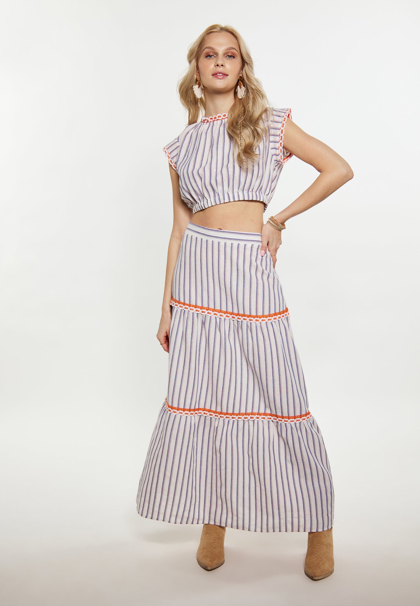 IZIA women's crop top