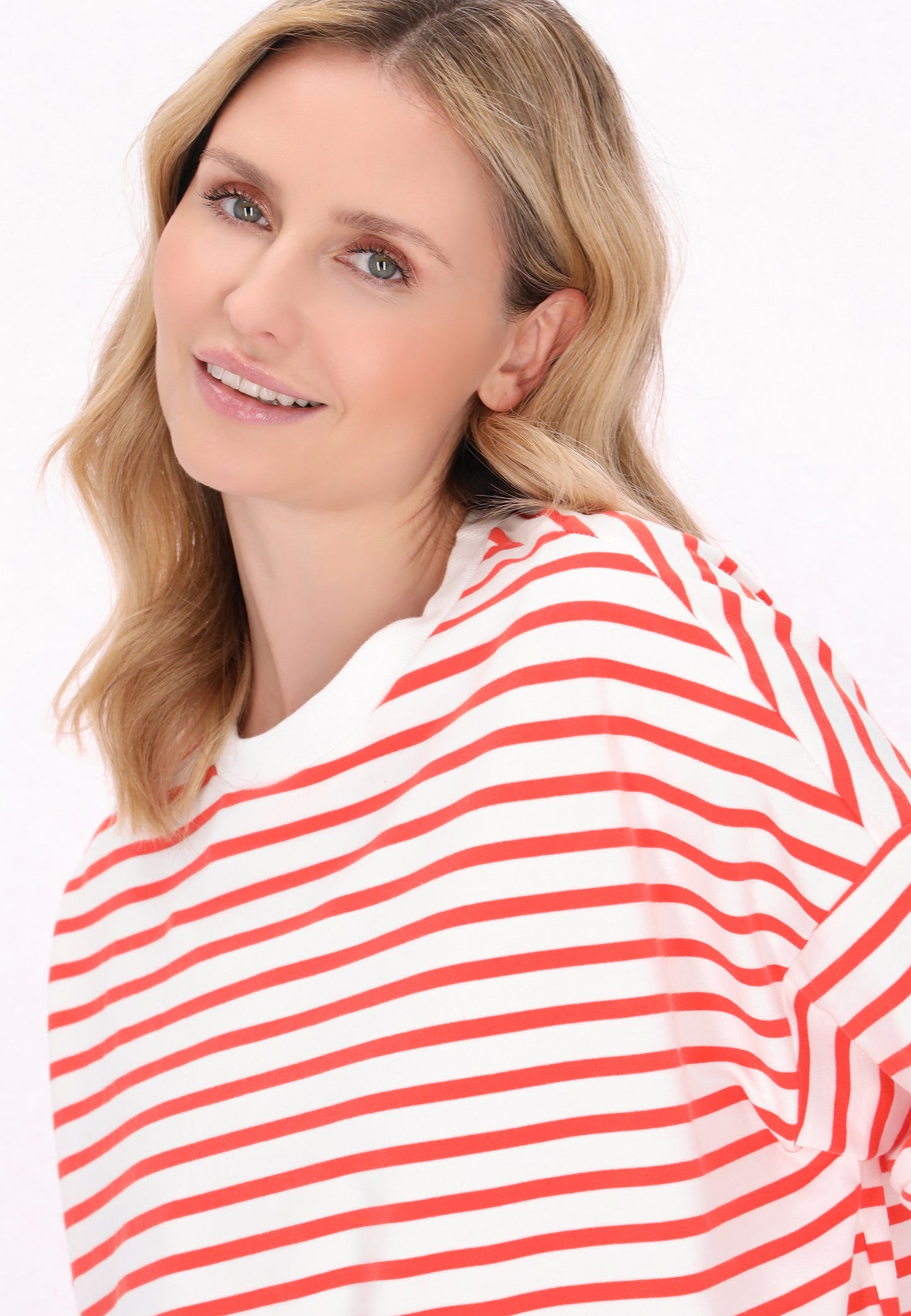 usha BLUE LABEL women's sweatshirt