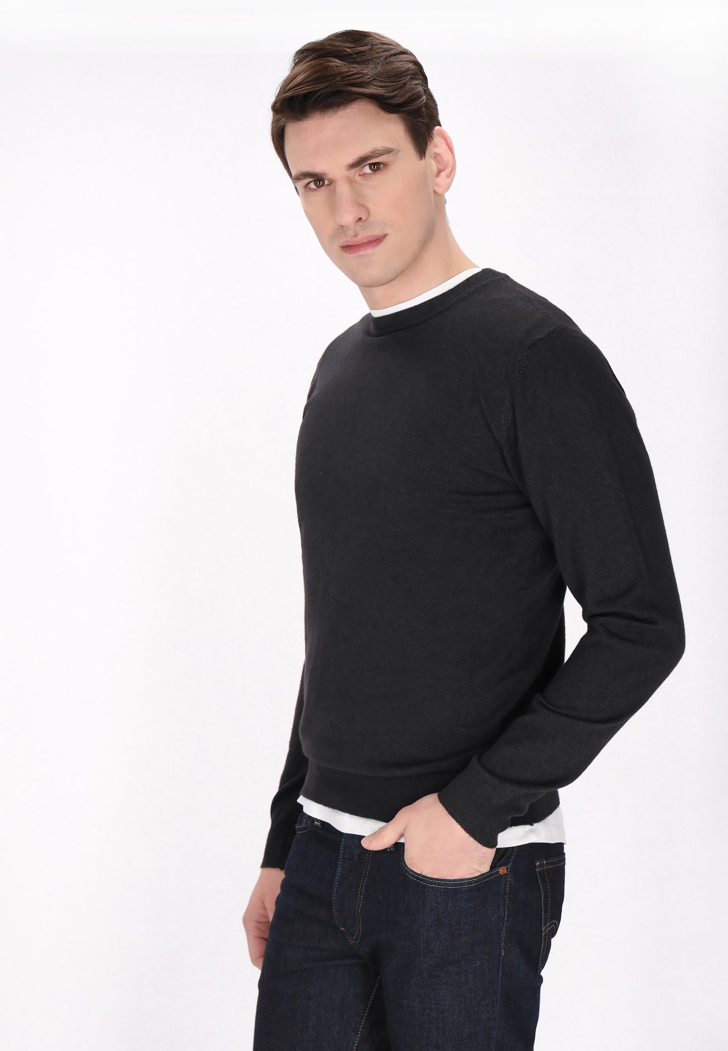 Mo men's sweater