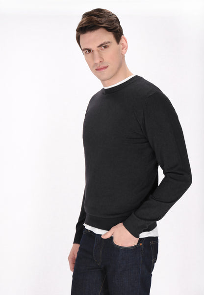 Mo men's sweater