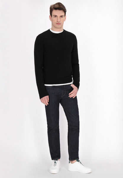 Mo men's sweater