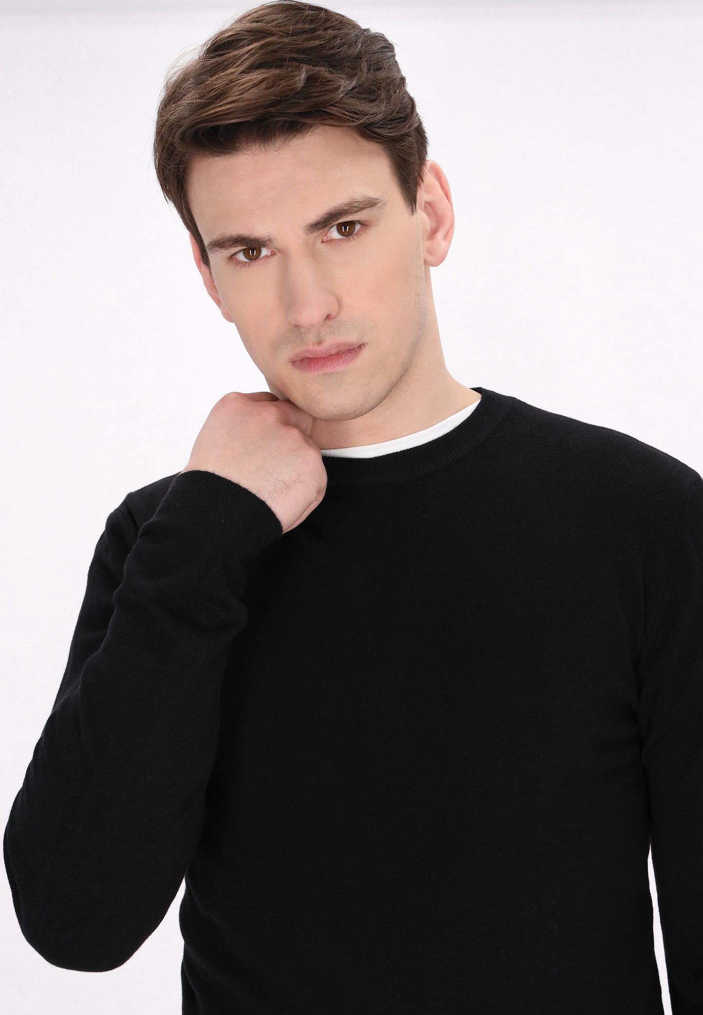 Mo men's sweater