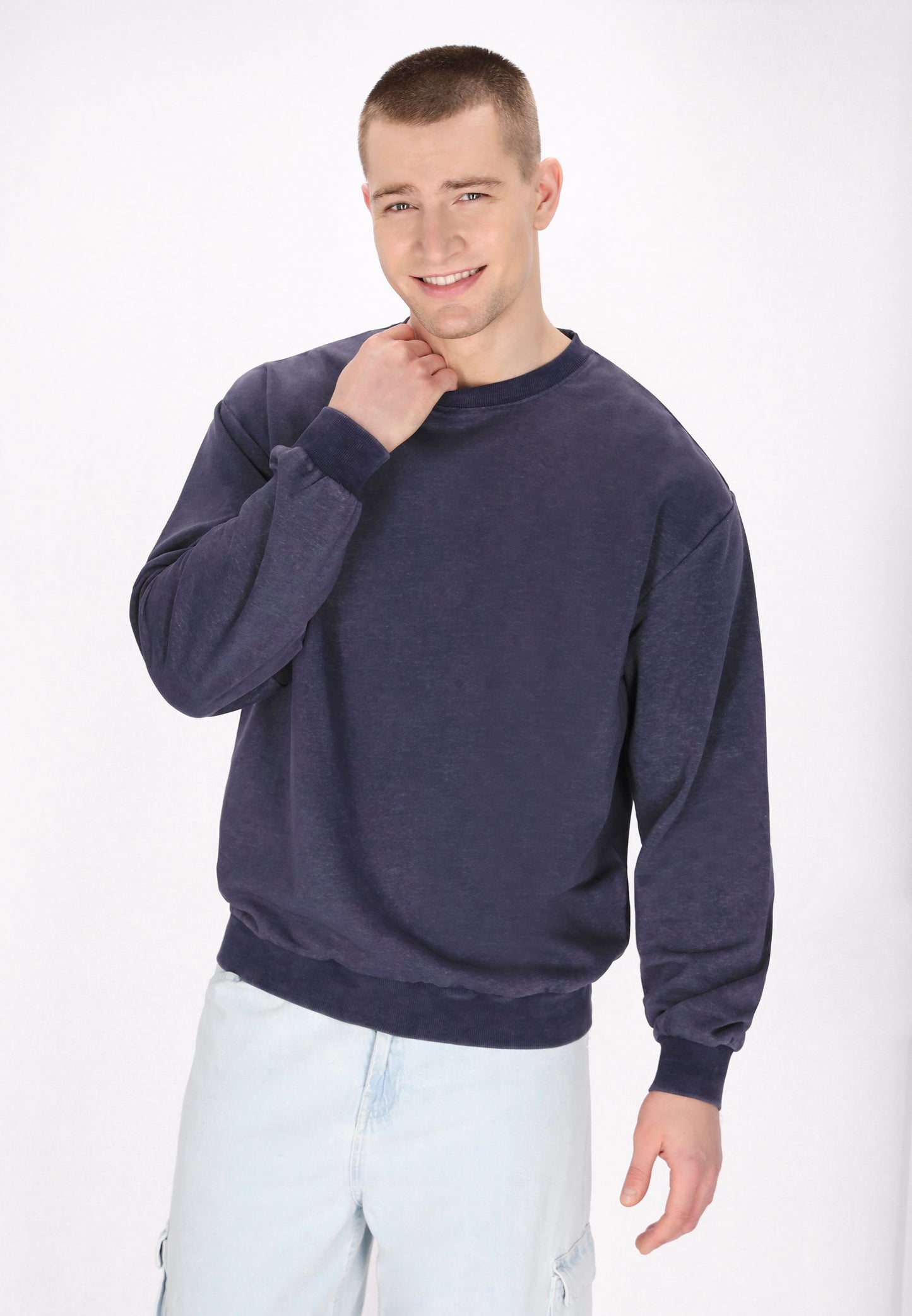 Mo men's sweatshirt
