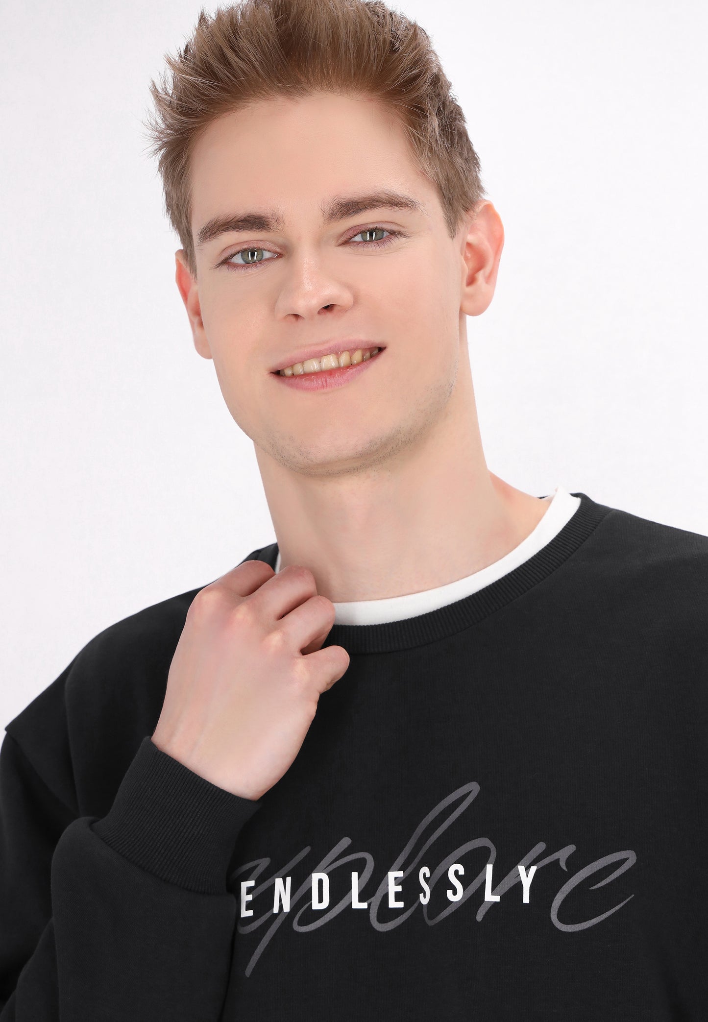Mo men's sweatshirt