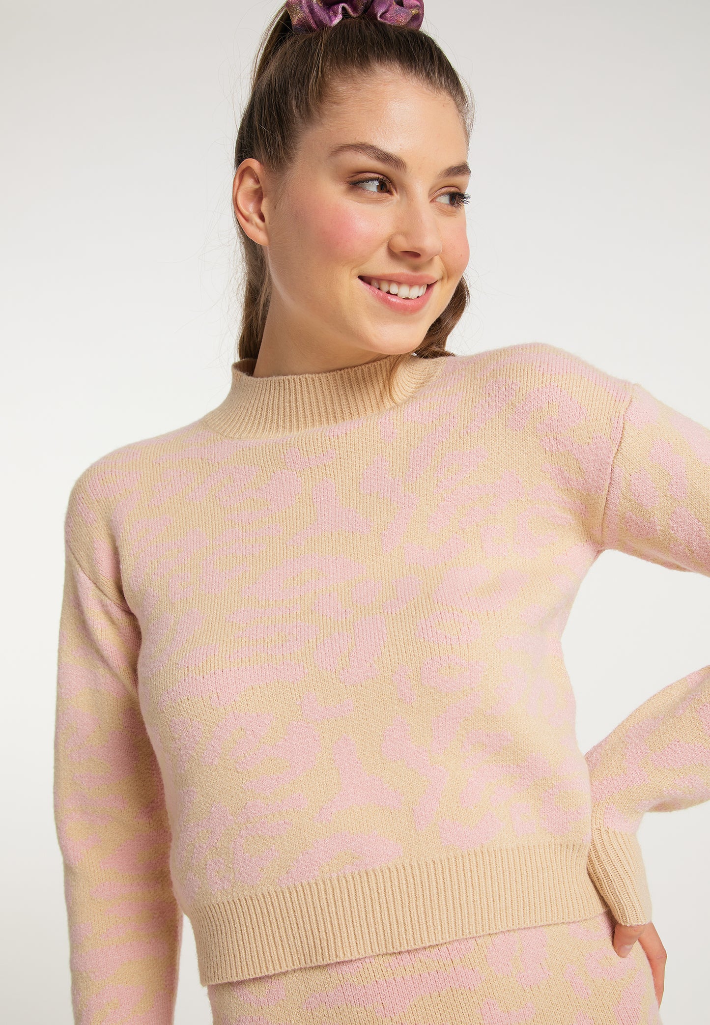 myMo women's knitted sweater