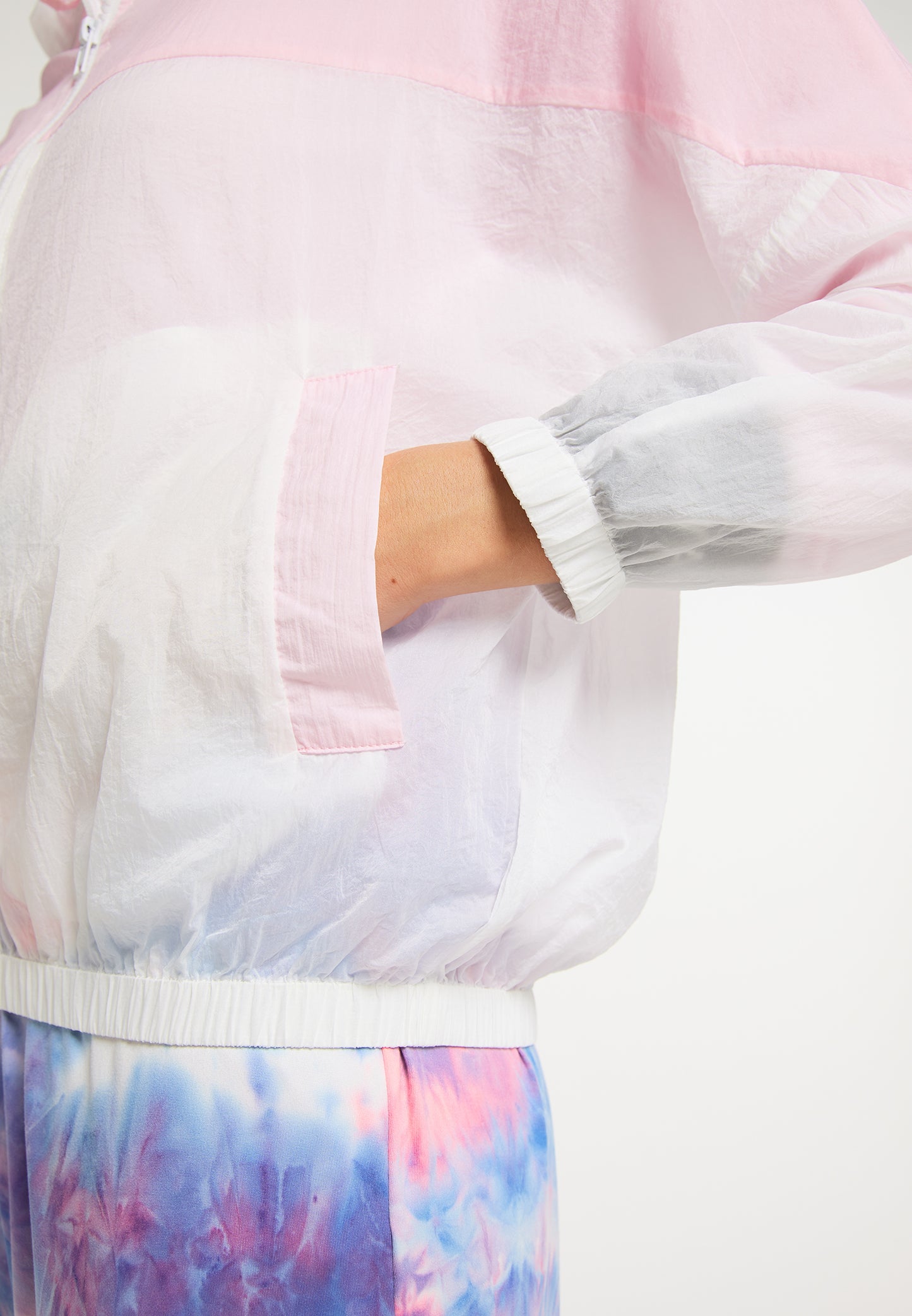 myMo ATHLSR women's windbreakers