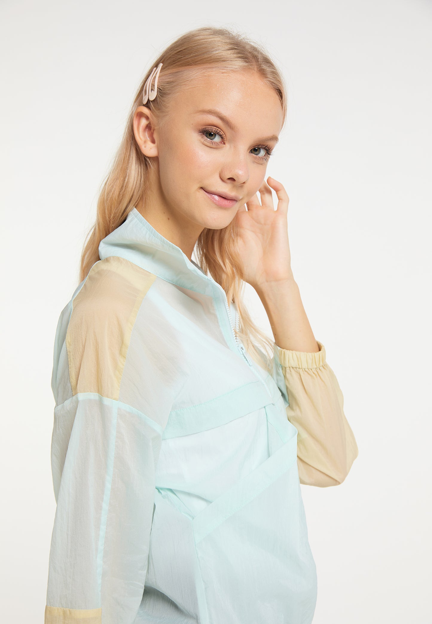 myMo ATHLSR women's windbreakers